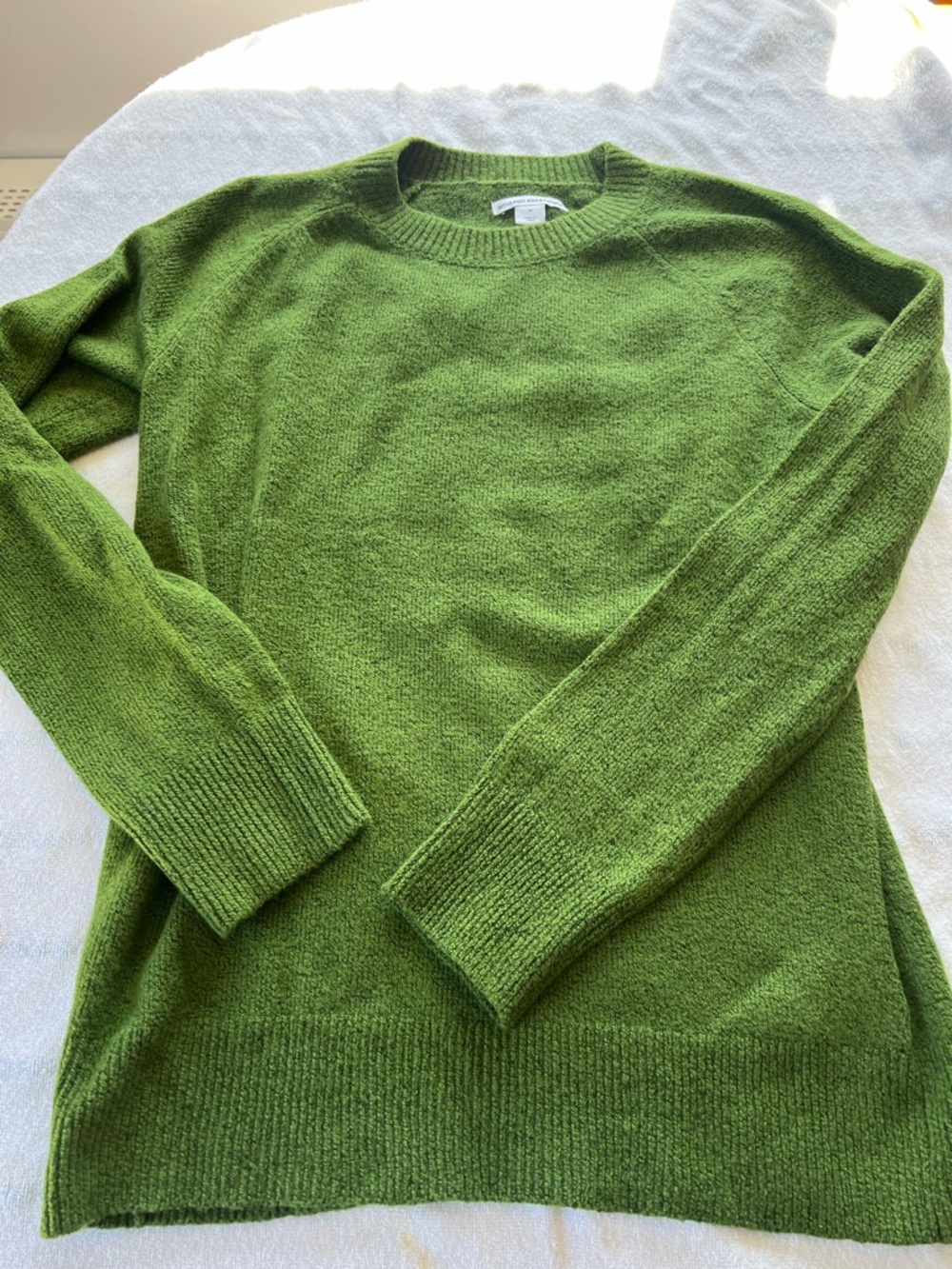 Amazon Essentials Women's Crewneck Sweater in Moss Green